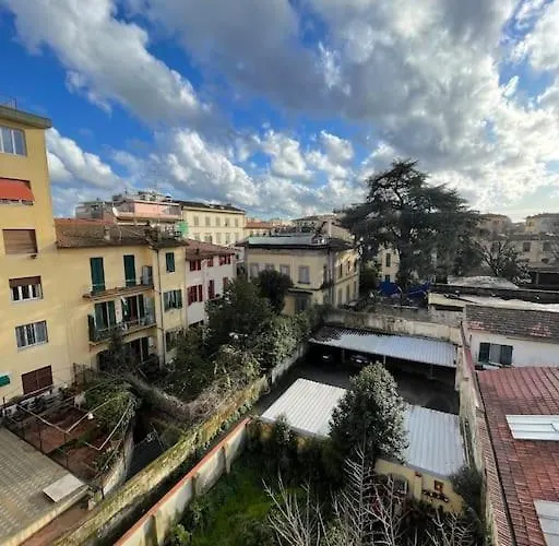 Luminoso Fiorentino Apartment Florence